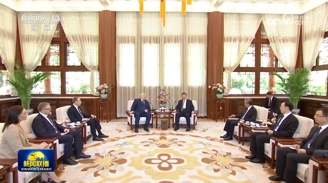 习近平会见白俄罗斯总统卢卡申科